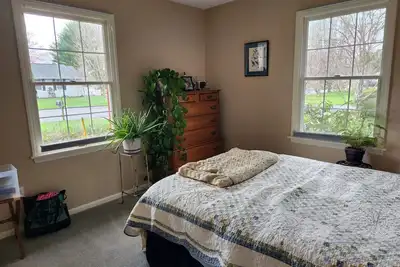 Image de 2 mi from Vt campus. Great house - football games, graduation, or campus visits.