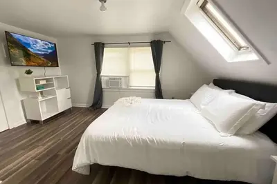 Image de New - Mins to Concord\/ Manchester Nh - River Views - Private Porch Pet Friendly