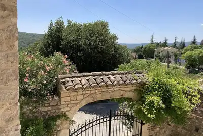 Image de Gite de charme 9 personnes dans le Gard idéal pour stages de yoga