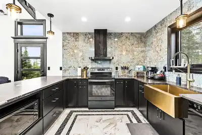 Image de Cabin In Knife River, uniquely designed, secluded but near attractions.