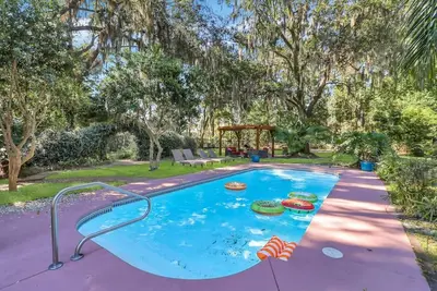 Image de Luxury Savannah Retreat (Heated Pool+Pet Friendly)