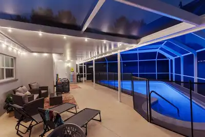 Image de Spacious, Family Friendly 4br Home, Enclosed Pool, Minutes 2 Beach!