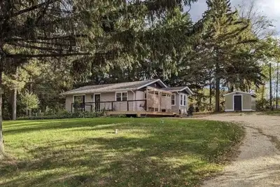 Image de Driftless-region sweet spot with a view right beside bike trail in Southwest Wi!