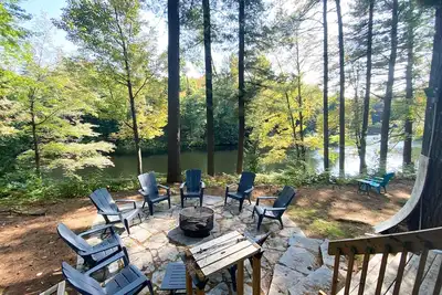 Image de Waterfront Oasis | Kayaks\/Canoe | Free Ont Parks Pass | Firepit | Muskoka Room
