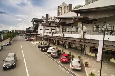 Image de Urban Getaway in Circulo Verde 1-Br with balcony w/ parking