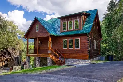 Image de New Construction - 4bed 3. 5 Bath in Beautiful Wears Valley! !