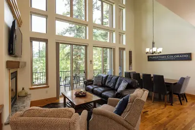 Image de Alpenglow 42 w/ private hot tub & ping pong table