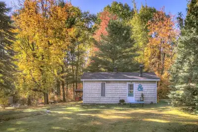 Image de Two Trees: Lake Huron Cottage on the Sunrise Side; dog friendly