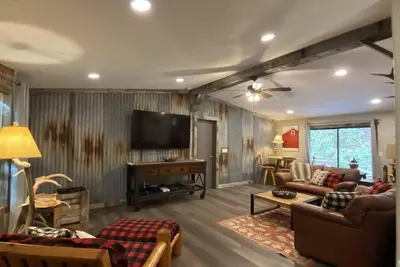 Image de Mountain Retreat! Nestled in the serene beauty of Palisades, Idaho.