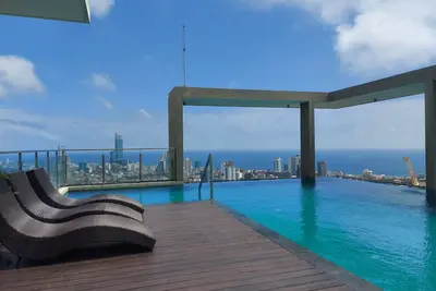 Image de Stylish 2Br oasis: lake, lotus tower and skyline views