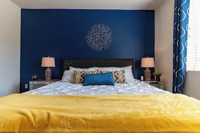 Image de 2 Bedrooms ✦ Ground Floor Unit ✦ Pool ✦ Wi-Fi ✦ Gym ✦ Pack 'n Play