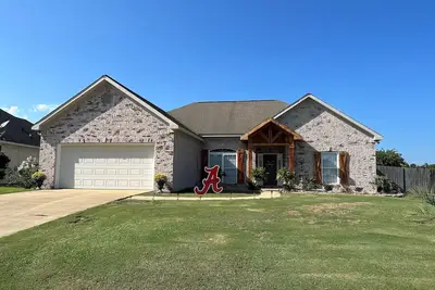 Image de 15 mins from downtown Tuscaloosa and University area in quiet safe neighborhood.