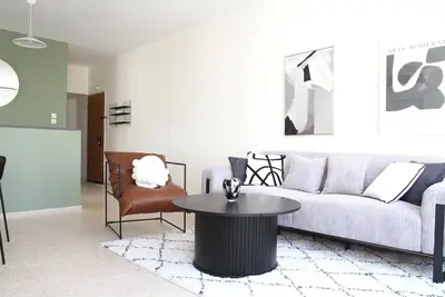 Miklat Tranquil & Charming Apt near Hayarkon Park by FeelHome