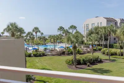 Image de 221 Shorewood: Spacious oceanfront 3 Br Villa, Free Bikes, Pool, Beach Chairs