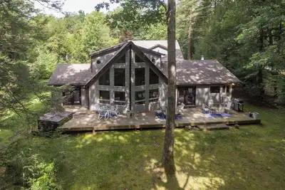 Image de Secluded Lake Escape w/ Dock, Fire Pit & Views