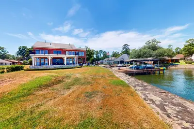 Image de CedarGrove Hideaway | Newly renovated house in Montgomery with dock & kayaks