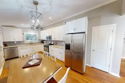 Image de Keeneland/Airport/Downtown Tulsa Time!