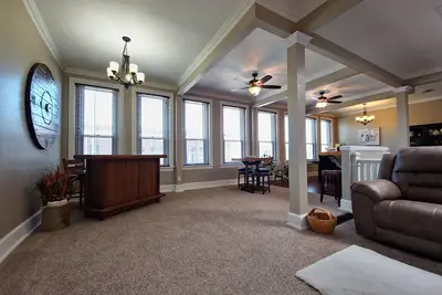Image de Downtown Sidney Loft close to the fun. Renovated historical building with a view