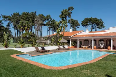 Image de Luxury Portuguese villa with pool, sauna & tennis close to Fonte de Telha beach