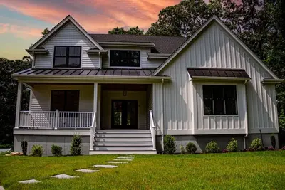 Image de New Home close to Beach, Bike Path, and Sleeps 10! ☀️ 🏖