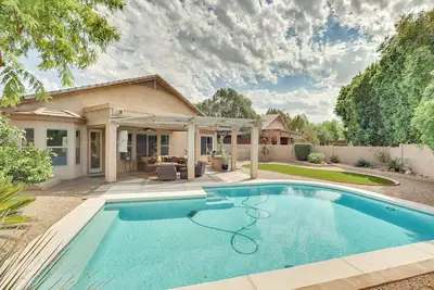 Image de Retreat w/ Outdoor Oasis! Day Trip to Dtwn Phoenix