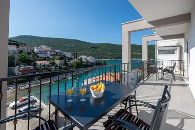Image de Apartments Budeš - Studio Apartment with a Balcony and sea view A5