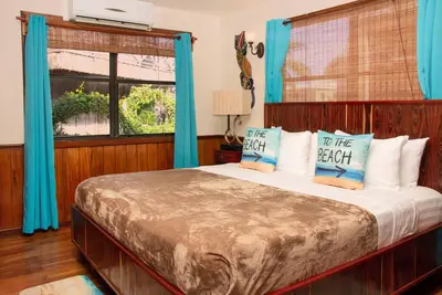 Image de Beach Front 1st Floor-Condominium-de Luxe-Salle de bain-Vue plage