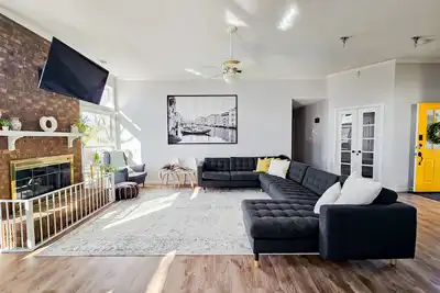 Image de Family-Friendly Gem near Uptown