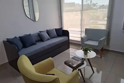 Image de Luminoso, moderno, parqueo, piscina