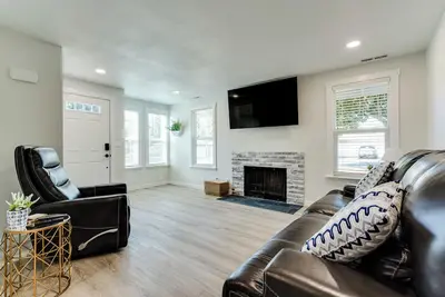 Image de Fully Remodeled 2 Bedroom Home! Fantastic Central Location!