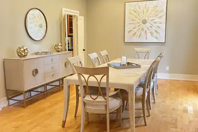 Image de Elegant Home, two blocks to The Square and walk to The Vaught