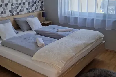 A Zalakarosi Fürdő 3 Perc, Csendes, Panorámás. 4 Külön Bejáratú Apartman, Kert