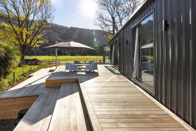Image de Okains Bay award winning Luxury Escape - Relax and Rejuvenate!