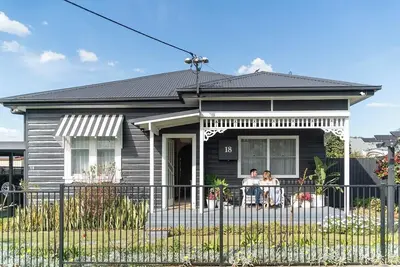 Image de Maggie’s the Little Black Cottage - In the Heart of the Hunter Valley