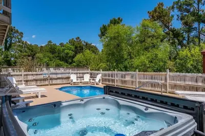 Image de Heated Pool, Hot Tub & 6Min Walk to Beach!