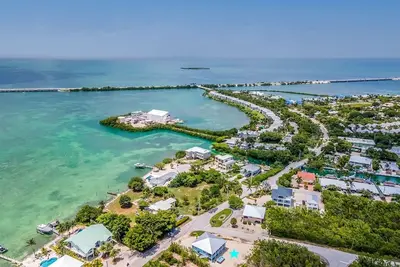 Image de Duck Key Bimini Retreat 3 bedroom 2 bath home with swim spa