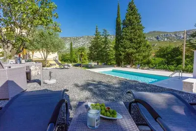 Image de Appartement de vacances avec piscine dans un cadre idyllique