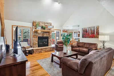 Image de Legend Lake Lookout: Large Silverthorne Home - Private Hot Tub