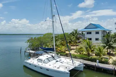 Image de Spacious 4br Retreat w/ Private Pool Dock & View