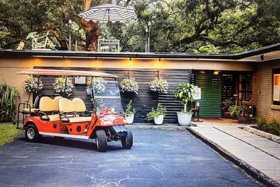 Image de MidtownMidCenturyModern, Free golfcart. Close to downtown, 3bds, 2baths. Office