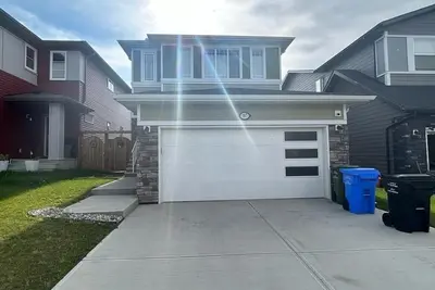Image de Modern single family home with home office in basement.