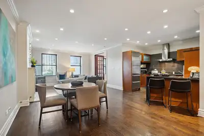 Image de Spacious 2 Bed Downtown Chicago with Housekeeping and Laundry. Dogs Welcome.