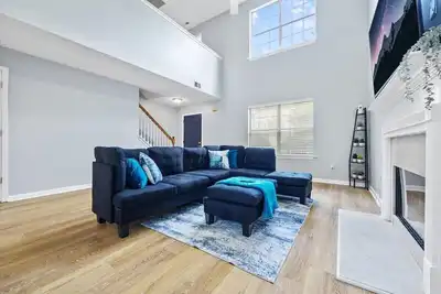 20 min Downtown 5bed Quiet Neighbourhood