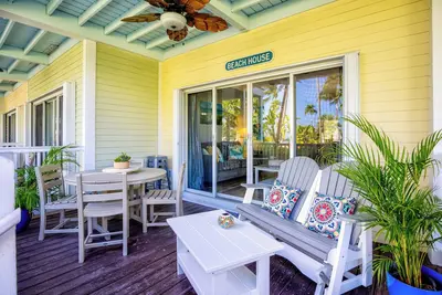 Image de Waterfront Villa with Sunset Views