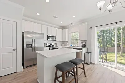 Image de Cozy Getaway: Spacious Haven for Families & Groups Near Attractions