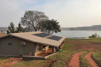 Image de Casa de Campo de Alto Padrão à Beira da Represa