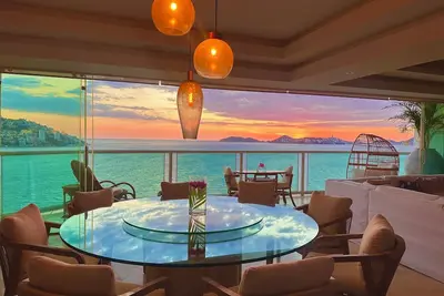 Image de 4 Br Luxury beachfront apartment in Acapulco Bay.