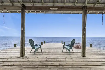 Image de Waterfront Bay View Retreat • High Tide Fairhope - Private Pier/Screened Porch