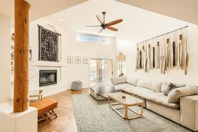 Image de Westside desert Oasis on 1 acre Close To Everything/ FastWIFI/ Family Friendly