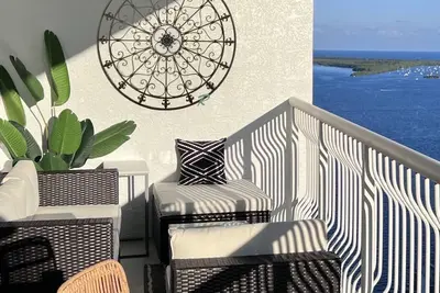 Image de Brickell Luxe Sky Condo - Best Location - Walk-Water-WiFi - Furnished Balcony